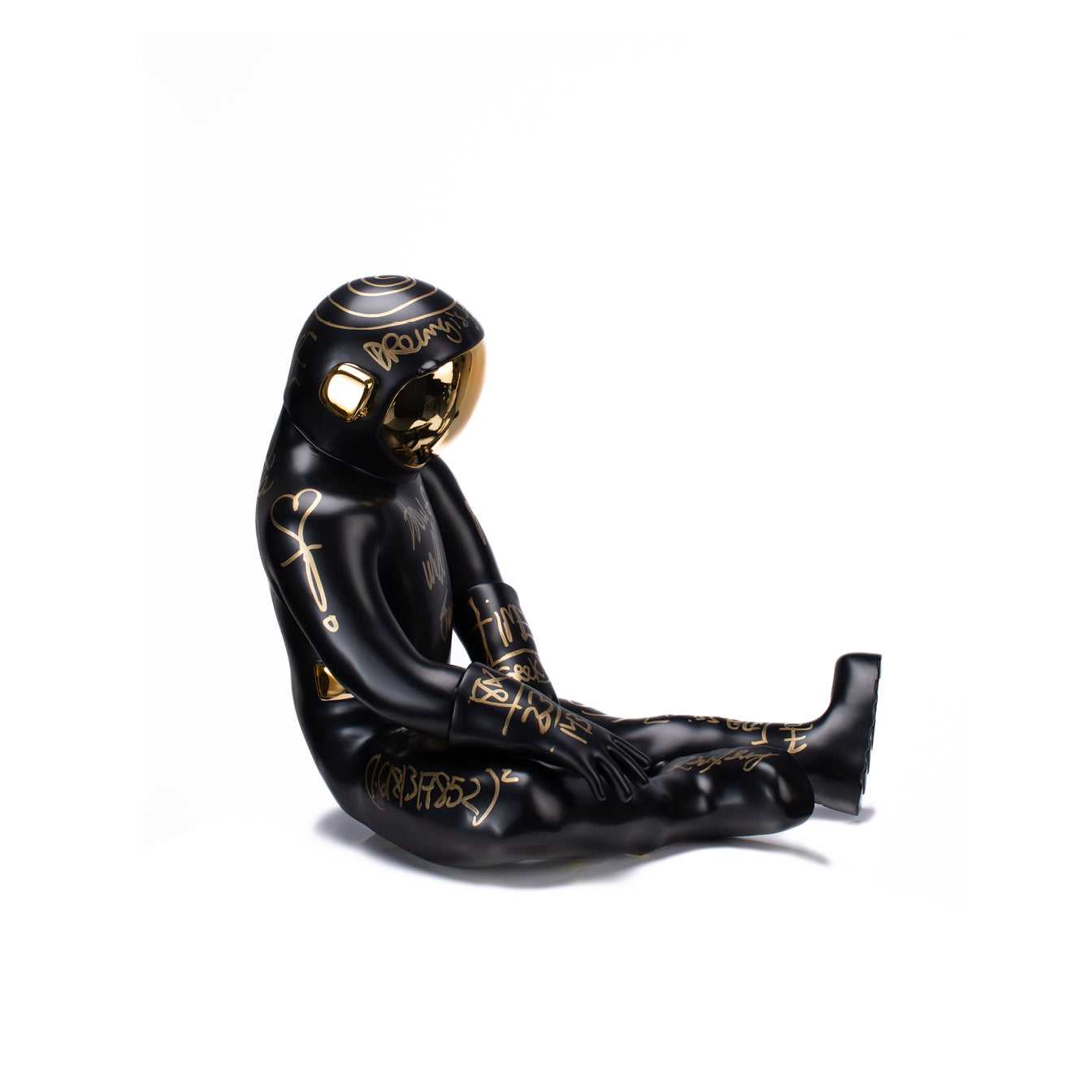 THE SITTING SPACEMAN (MATTE BLACK/GOLD)