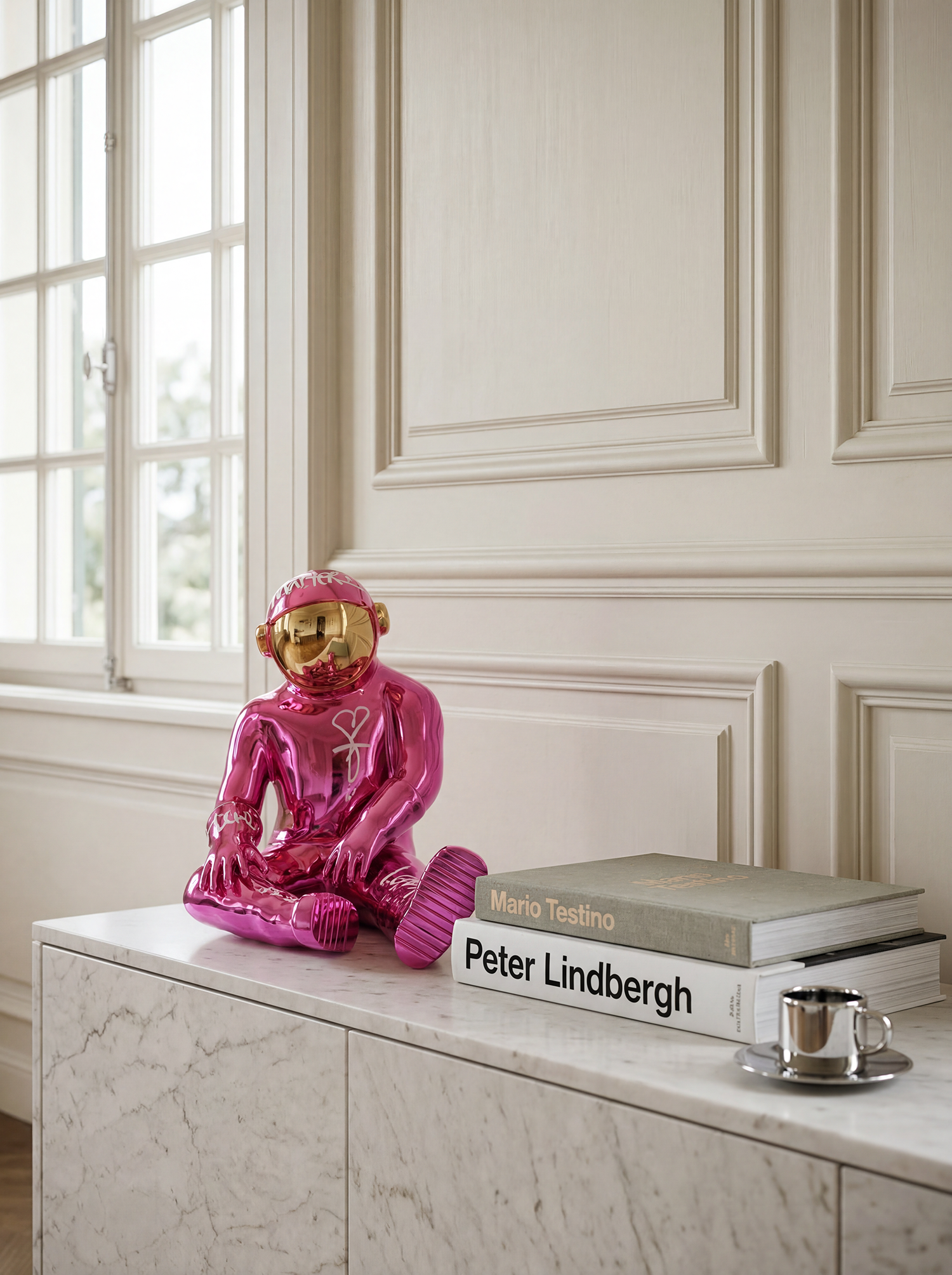 THE SITTING SPACEMAN (PINK/GOLD)